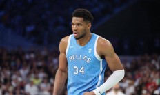 开云体育官网-包含猛龙签下新秀球员提升阵容实力的词条