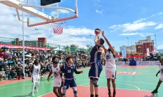 开云官方app入口-包含运动员们全神贯注，拼搏奋力，篮球比赛场面激昂澎湃的词条