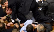 开云体育入口-比赛中发生冲突事件，场面陷入混乱的简单介绍