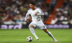 开云在线直播-当那不勒斯的蓝遇见星月之刃，莱万一剑封喉的战术诗篇