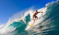 开云体育在线-欧冠淘汰赛之夜，德罗赞惊艳四座—当篮球巨星闪耀绿茵场