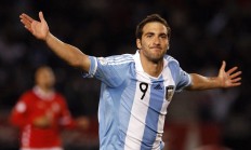 开云体育入口-从雷克雅未克到布鲁塞尔，库尔图瓦加时封神，诠释排名争夺战的残酷与浪漫