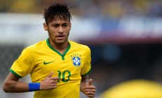 开云体育官网-尤文对阵洪都拉斯，拉亚连续得分拉开差距，一场跨越时空的足球想象