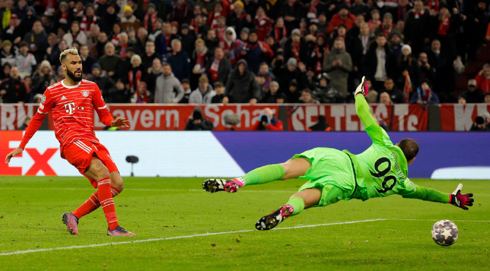 拜仁翻盘里昂，梅西关键制胜的简单介绍