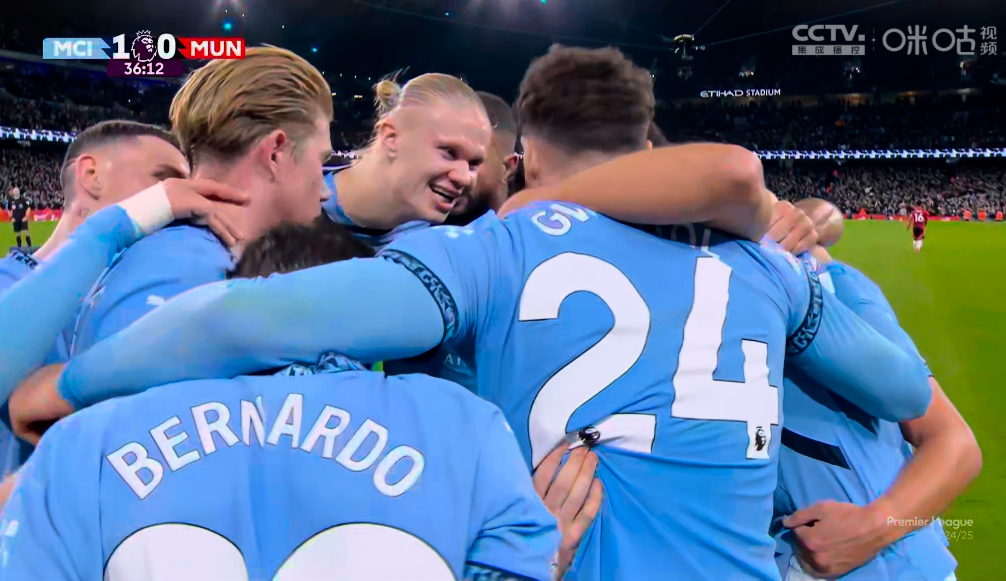 包含曼城连续三场胜利，领先小组晋级的词条