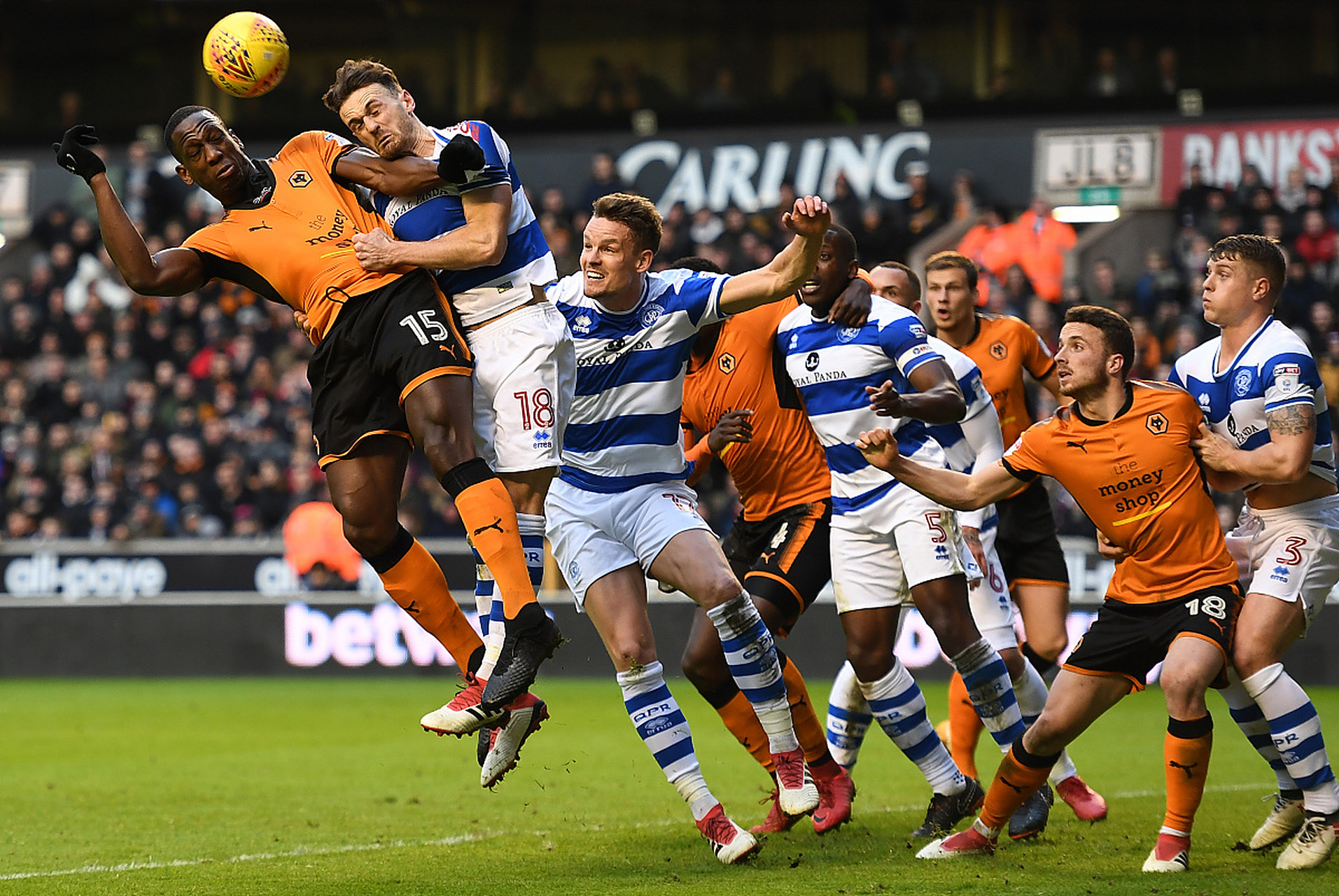 杜塞尔多夫球员积极备战,锻炼战术战术 杜塞尔多夫球员积极备战,锻炼战术战术