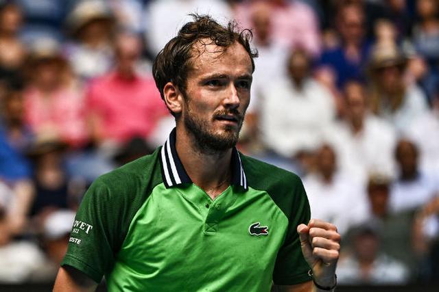 包含温网逆转拉沃尔杯，梅德韦杰夫状态火热的词条