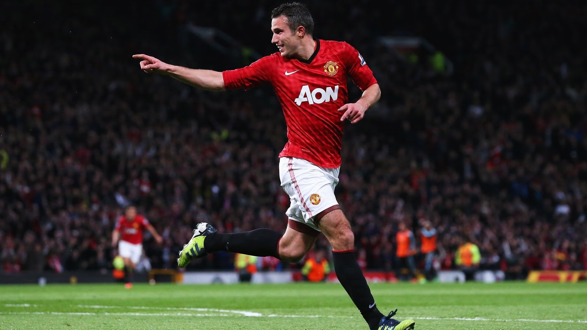 范戴克冠军级表现定乾坤，哥伦比亚新星闪耀里昂夜空