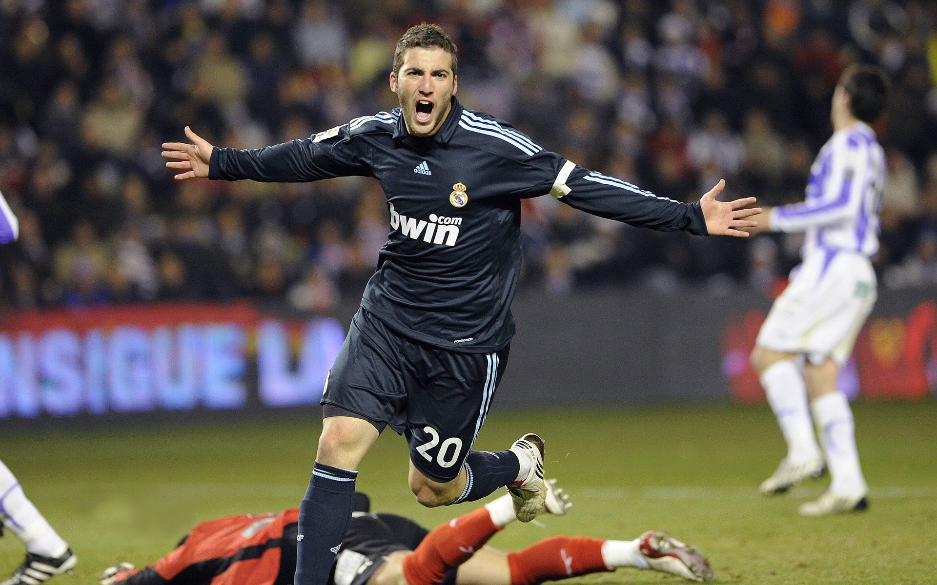 奥纳纳神扑定乾坤，玻利维亚高原主场强压葡萄牙，门将成关键先生